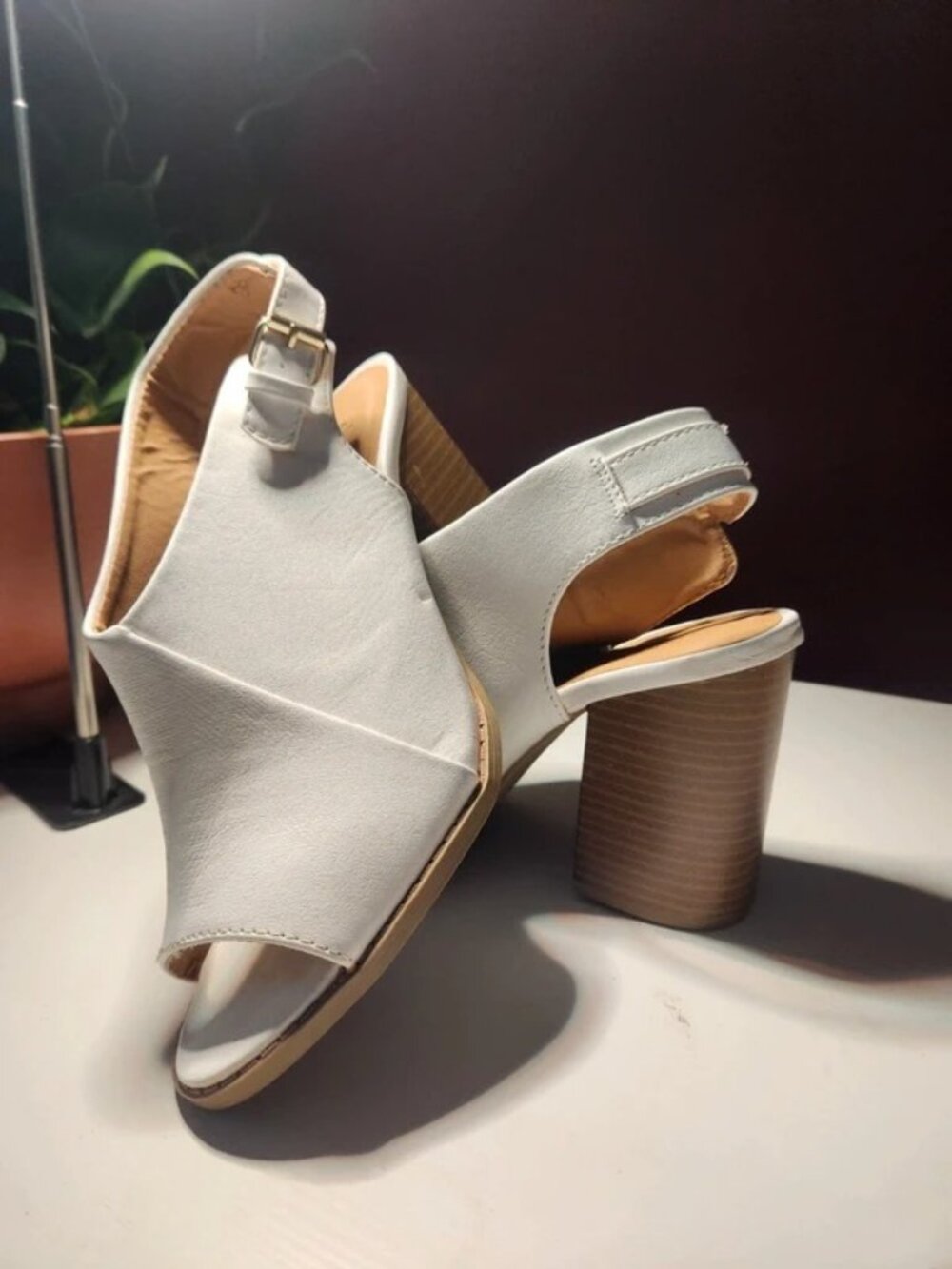 White Peep-Toe Slingback Sandals with Chunky Block Heel – Women’s Size 8